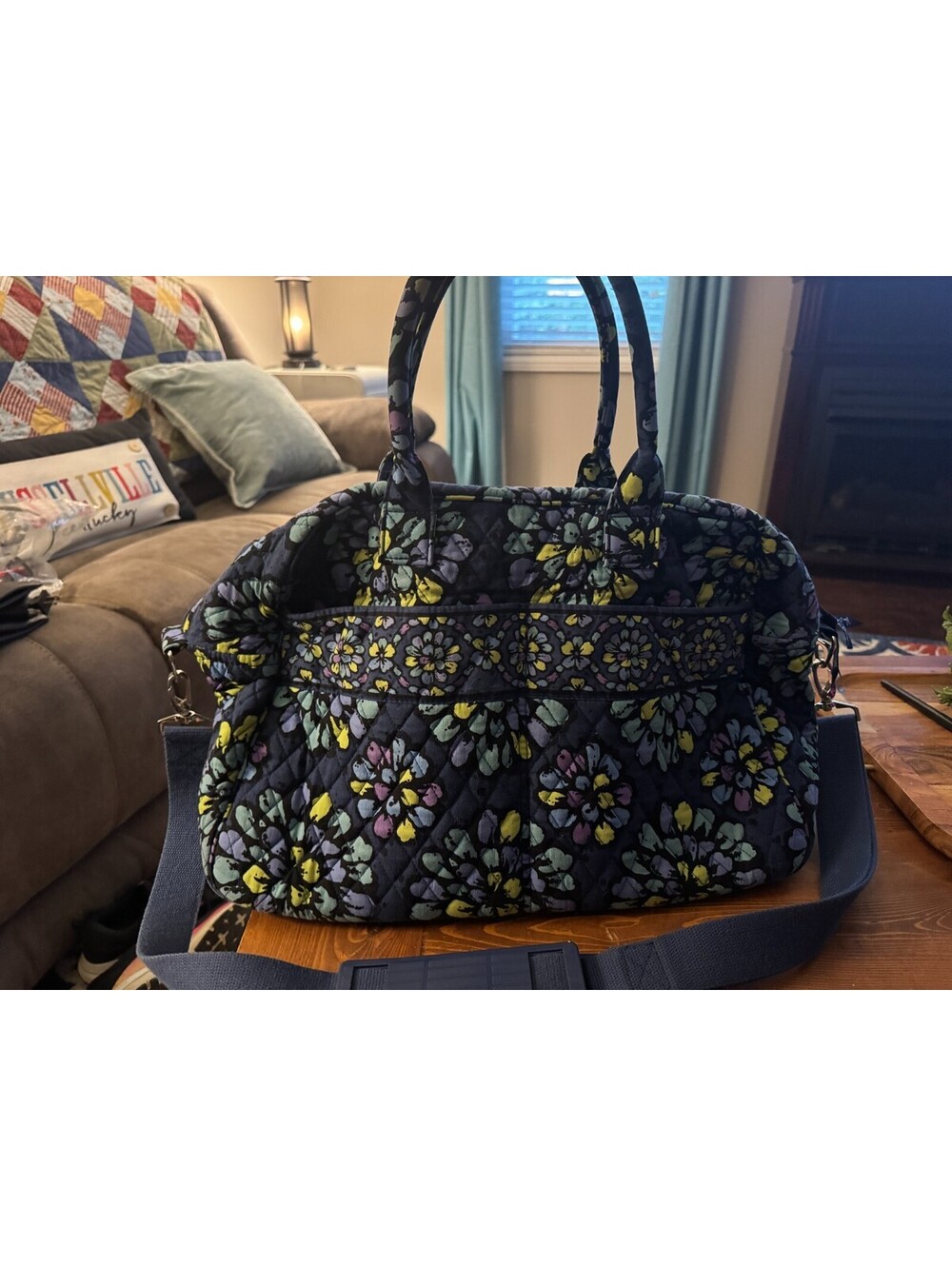 Vera Bradley Weekender Travel Bag Shoulder Strap Retired Indigo Pop Med Duffle